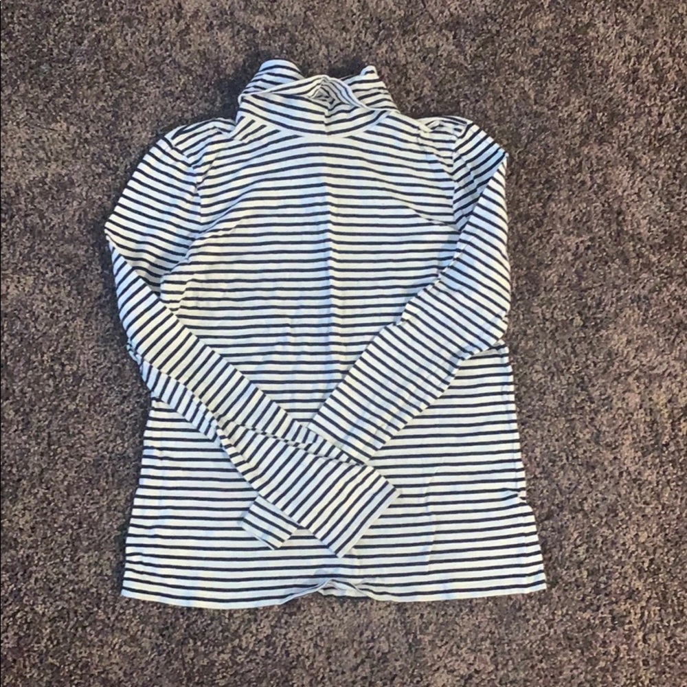 Long sleeved, striped tissue turtleneck